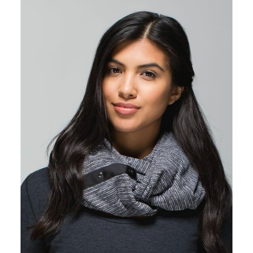 Lululemon Vinyasa Scarf Rulu Coco Pique Gray Black White Knit Infinity Snap